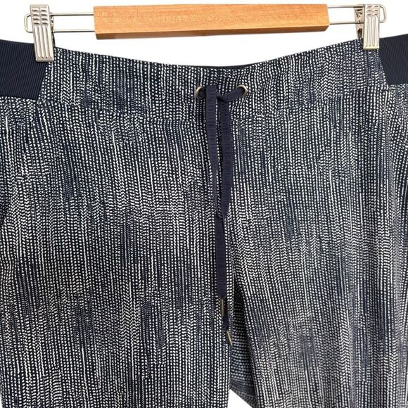 Athleta Batik Midtown Visit Blue Spot Ankle Pants  Joggers Blue & White Size 12 - Picture 3 of 5
